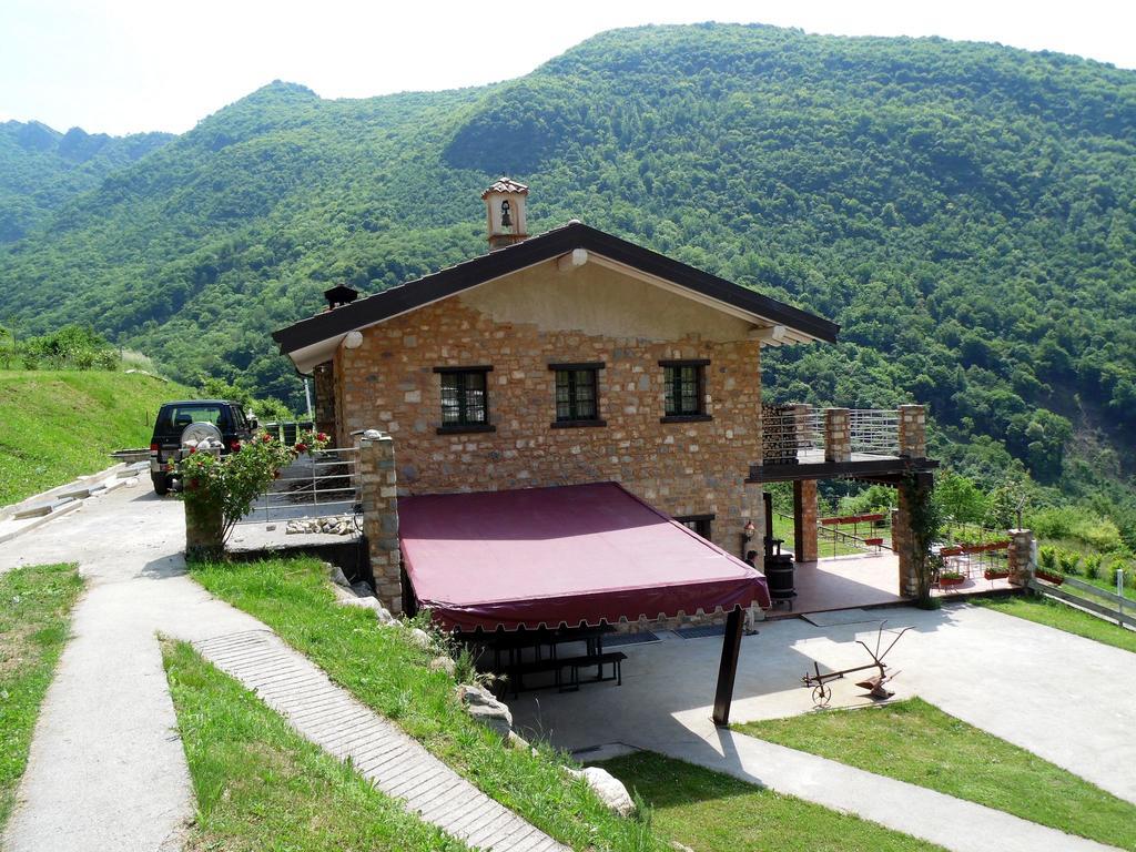 Beautiful Chalet With Swimming Pool In Lombardy Marone Exterior foto