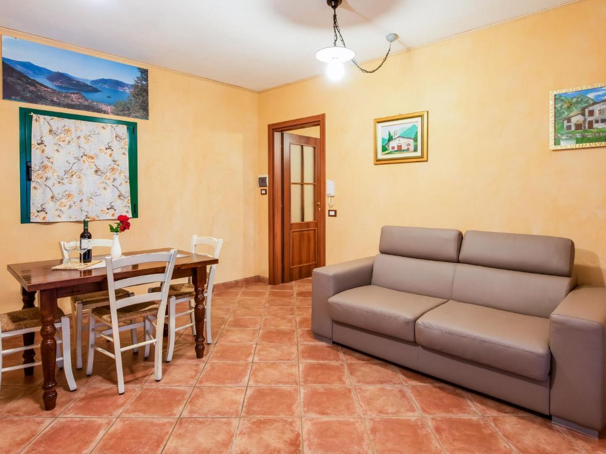 Beautiful Chalet With Swimming Pool In Lombardy Marone Exterior foto
