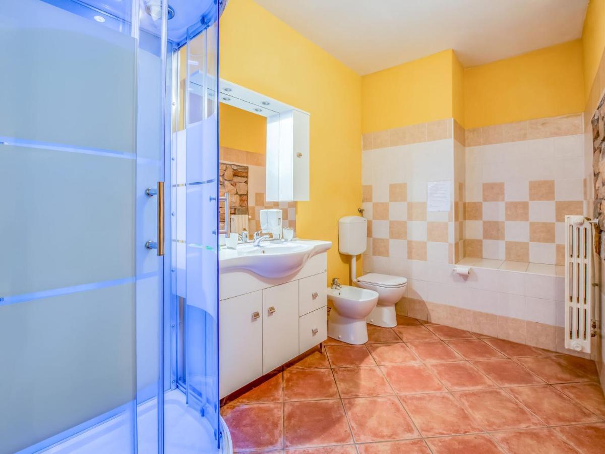 Beautiful Chalet With Swimming Pool In Lombardy Marone Exterior foto