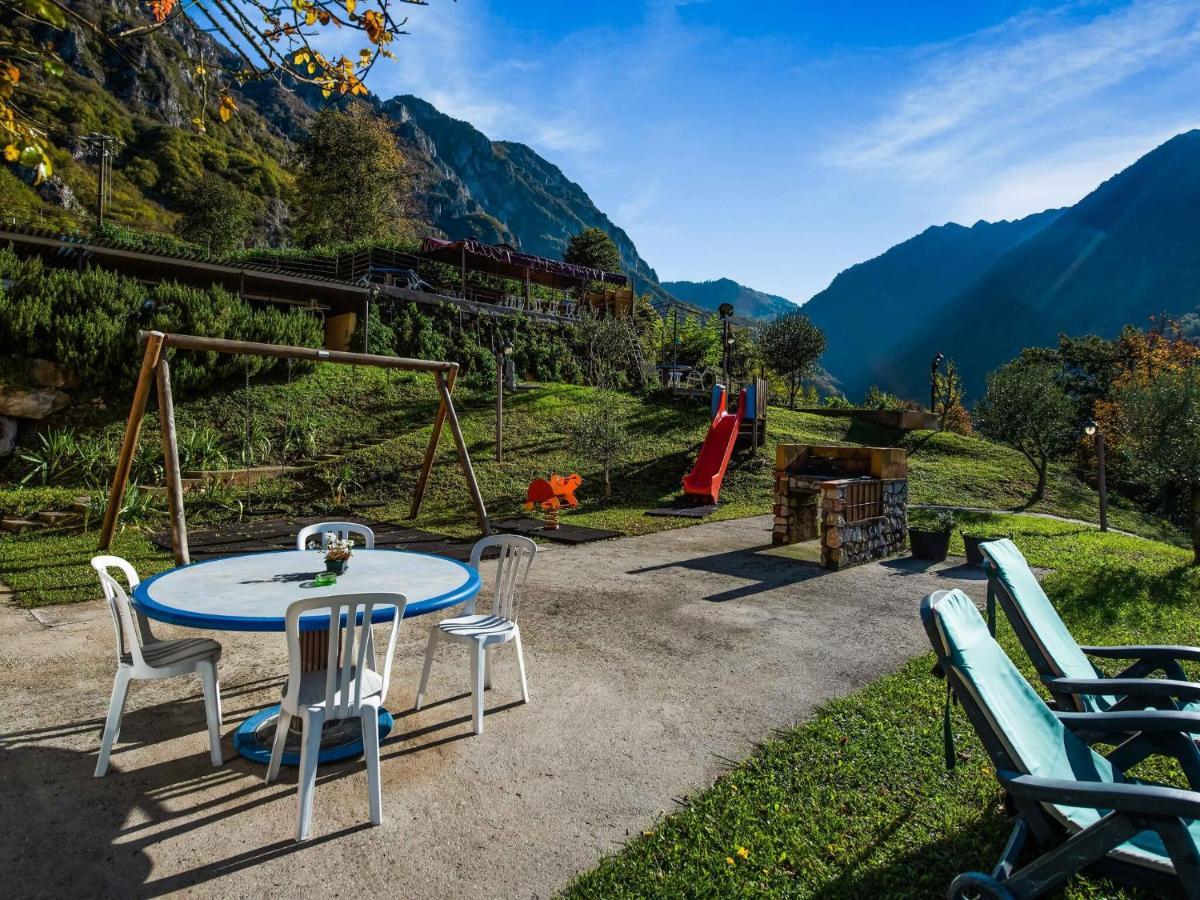 Beautiful Chalet With Swimming Pool In Lombardy Marone Exterior foto